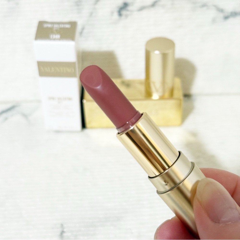 Valentino Rosy Nude Matte Lipstick: Spike Valentino #134R Couture In The Streets - Picture 5 of 12